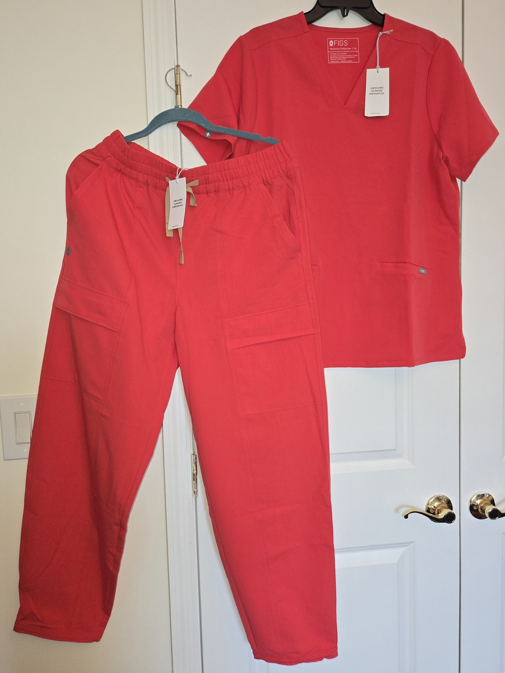 Figs Hibiscus High Waisted Giuliana Relaxed Scrub Pants LT and Casma Top XL NWT